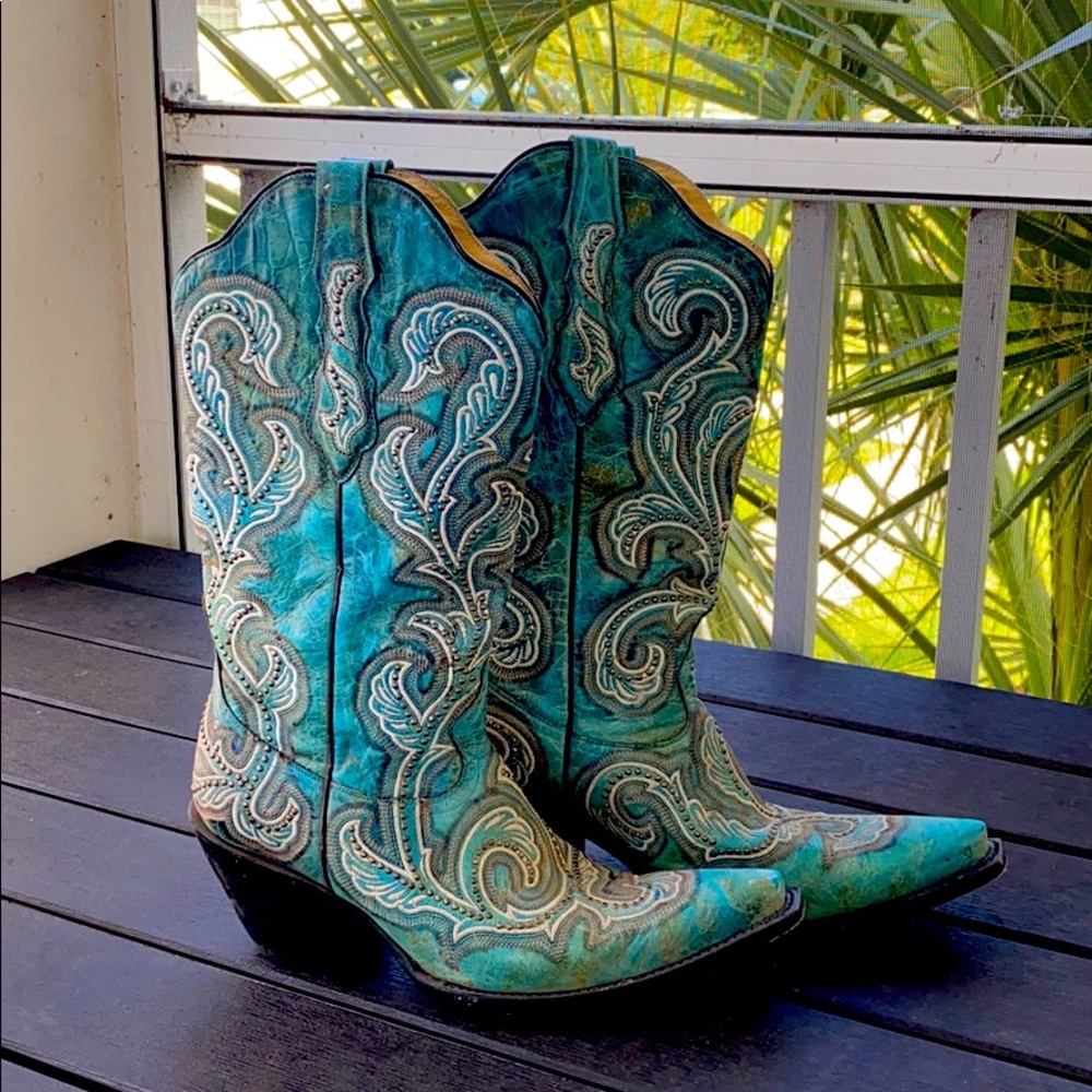 corral snip toe teal embroidered cowboy boots